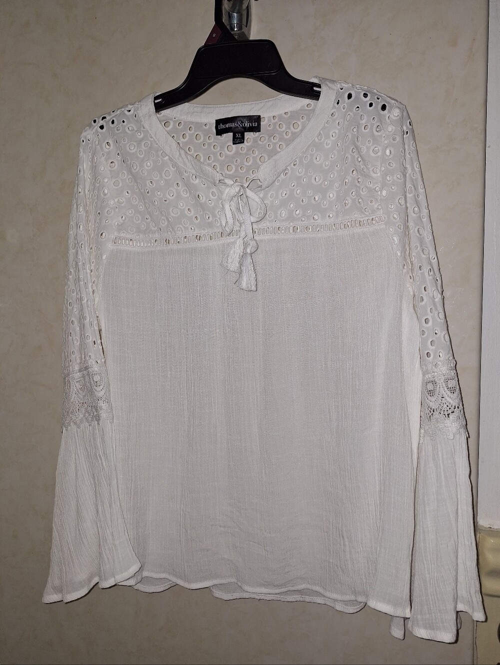 NWOT XL White Eyelette Top Blouse Flounce Sleeves